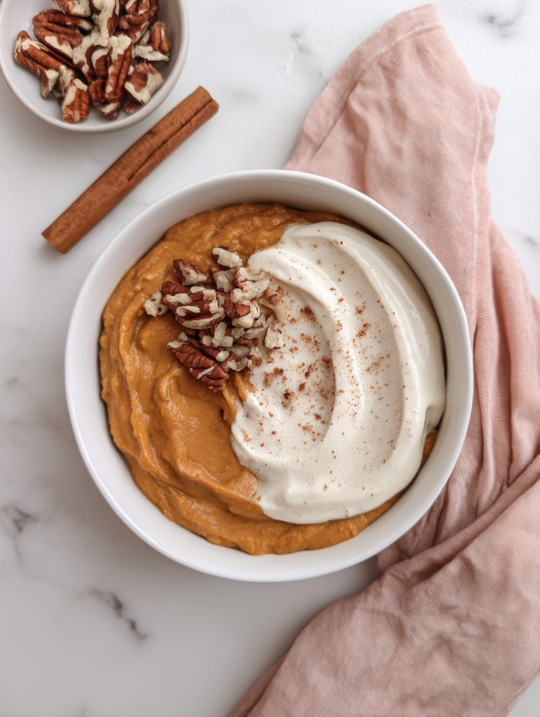 Pumpkin Pie Overnight Oat Bowl with Greek Yogurt