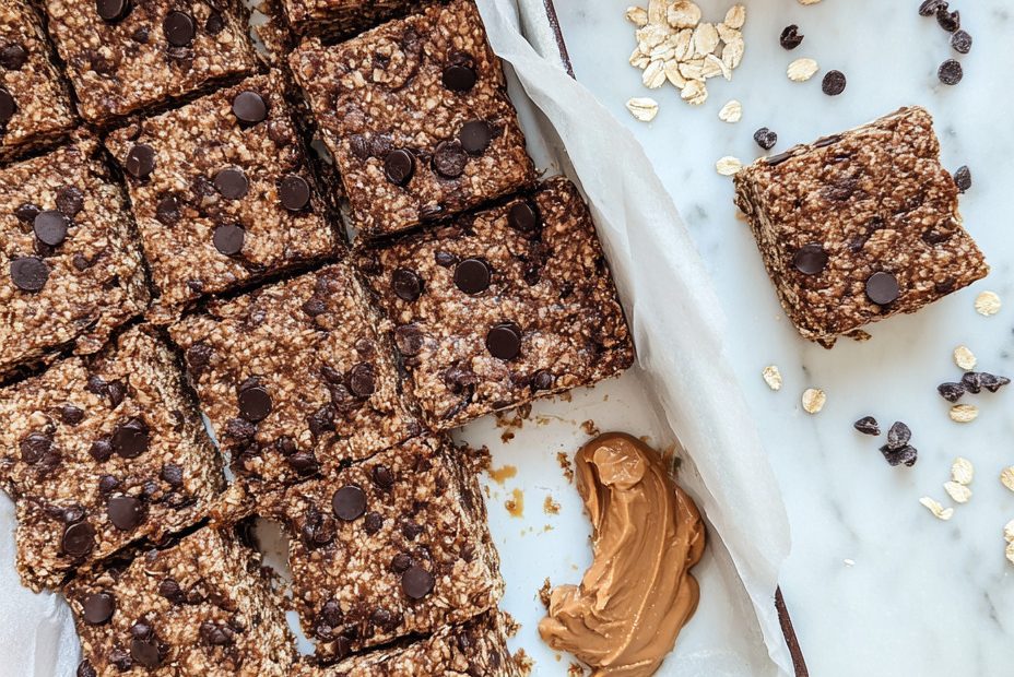 Chocolate Peanut Butter Breakfast Oat Bars